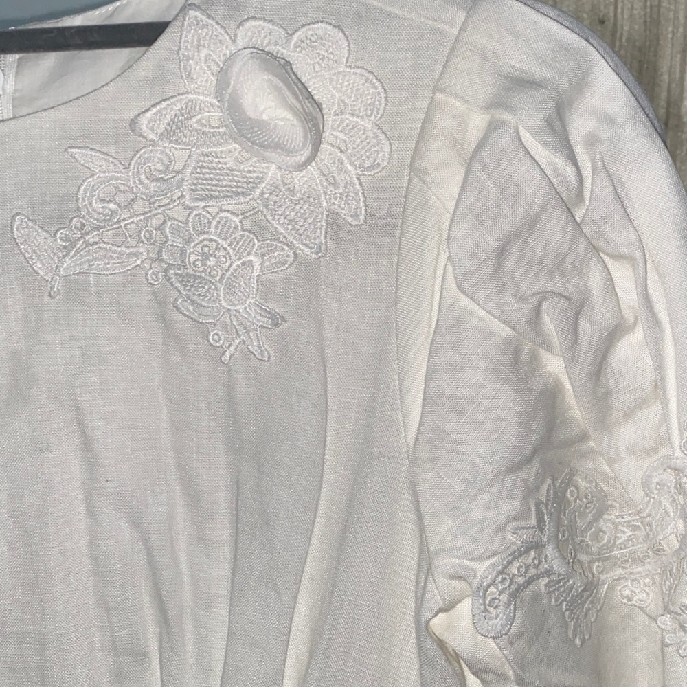 Elegant White Lace Dress - Picture 4 of 8
